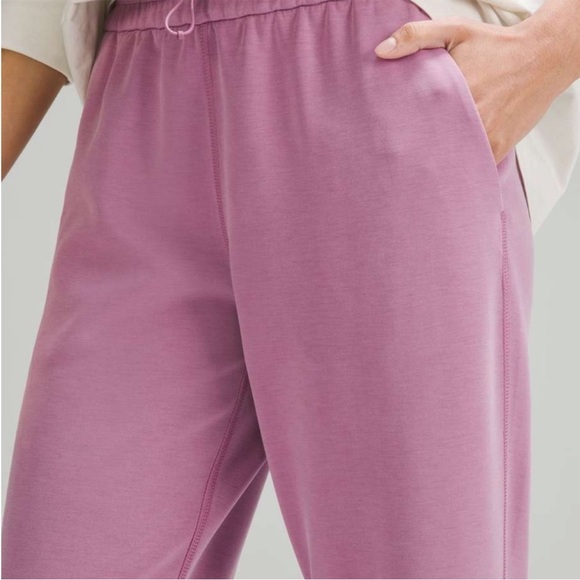 Lululemon Softstreme High-Rise Straight Leg Cropped Pant Velvet Dust size 10 - Picture 3 of 8